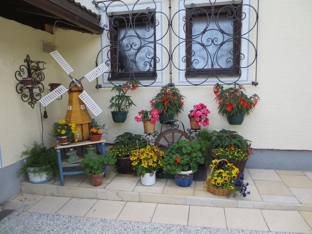 Gaestehaus Scharler Neukirchen am Grossvenediger Room photo