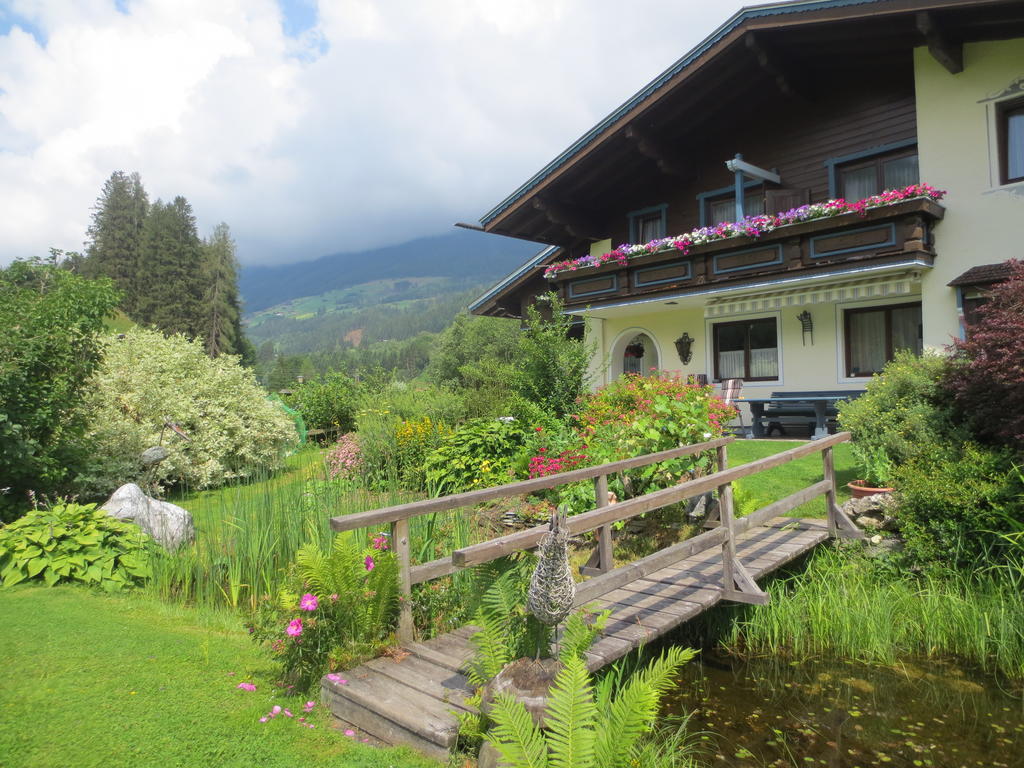 Gaestehaus Scharler Neukirchen am Grossvenediger Exterior photo